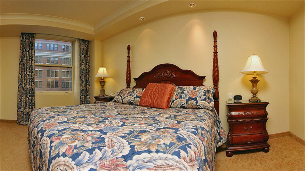 Davenport Hotel, Autograph Collection 4*