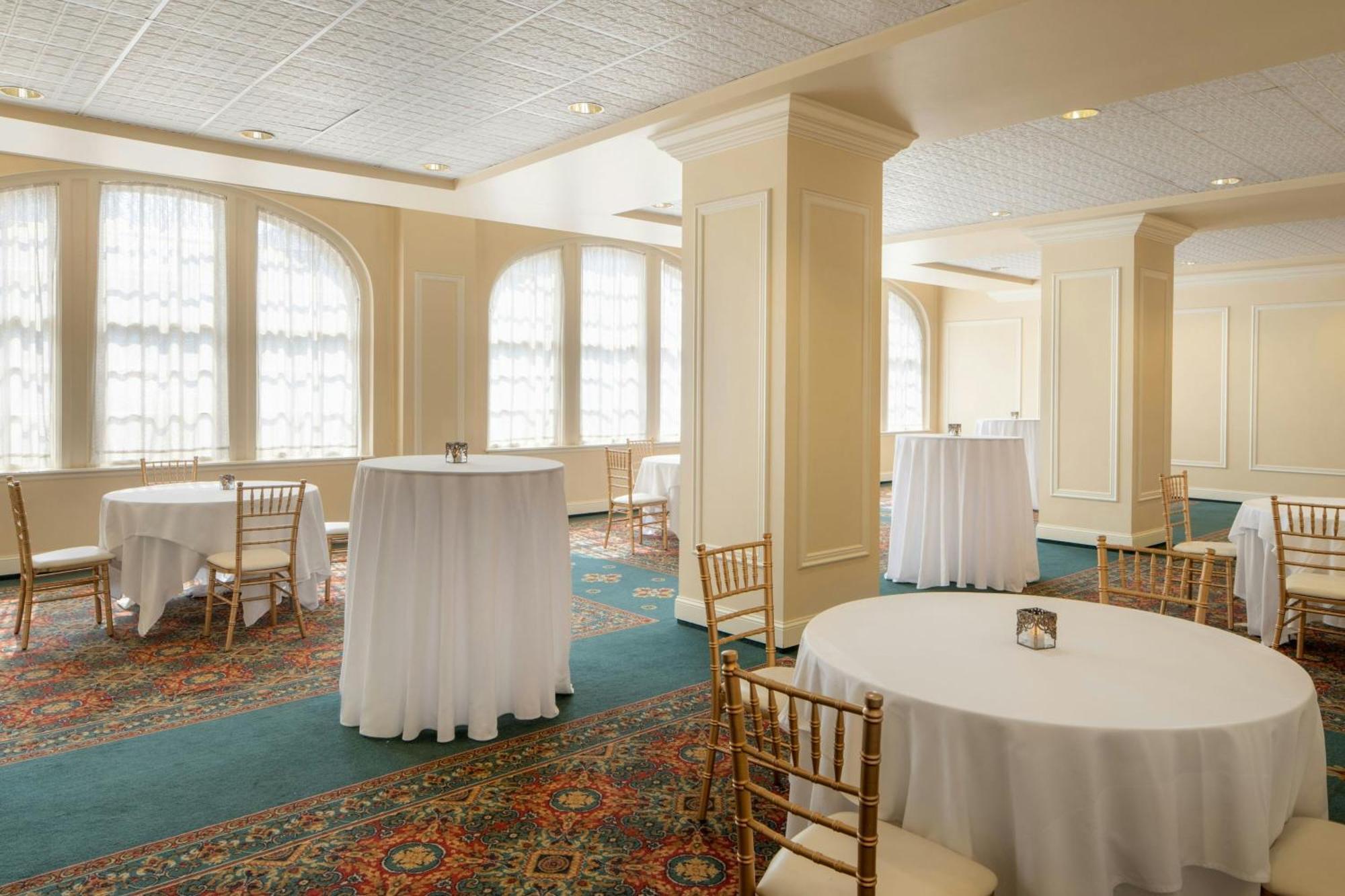 Davenport Hotel, Autograph Collection 4*